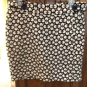 BANANA REPUBLIC MIDI SKIRT!